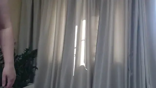 sweetpussy13 on StripChat