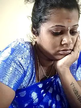 sweetqueen143 on StripChat