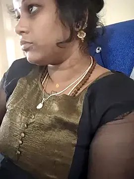 sweetqueen143 on StripChat