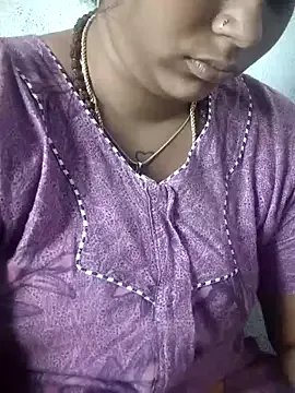 sweetqueen143 on StripChat