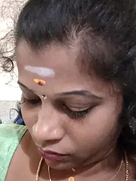 sweetqueen143 on StripChat