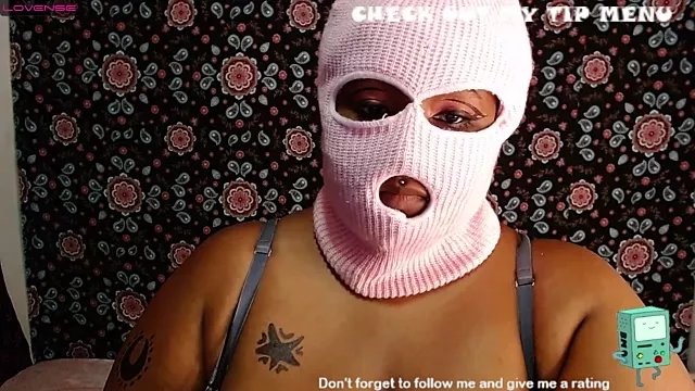 sweetRiot on StripChat