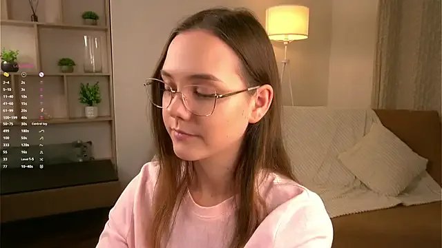 SweetSaraPie on StripChat