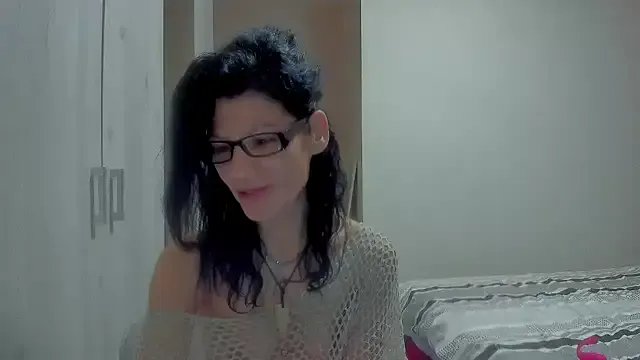 SweetSin40 on StripChat