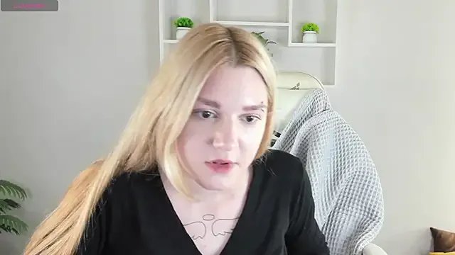 Sylvia_Ortiz on StripChat