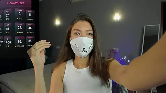 take_me_to_moon on StripChat