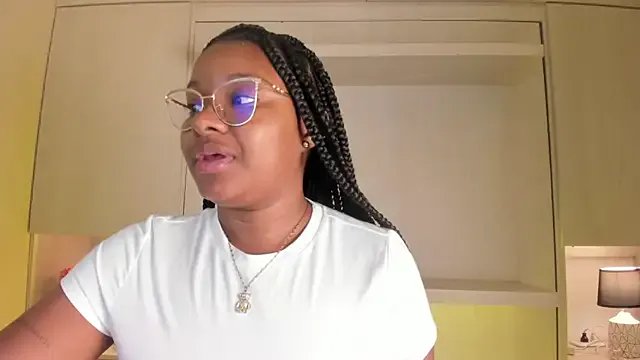 tamaraa_smiith on StripChat