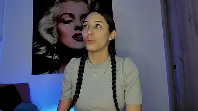 TANIA_06 on StripChat