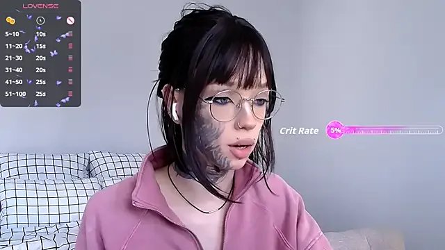 Tanya_M on StripChat