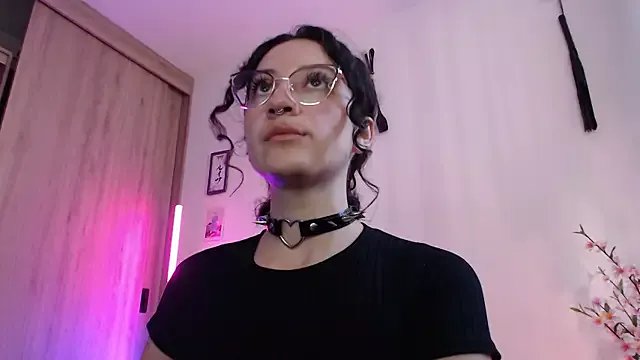 Tanya_WorldBondage on StripChat
