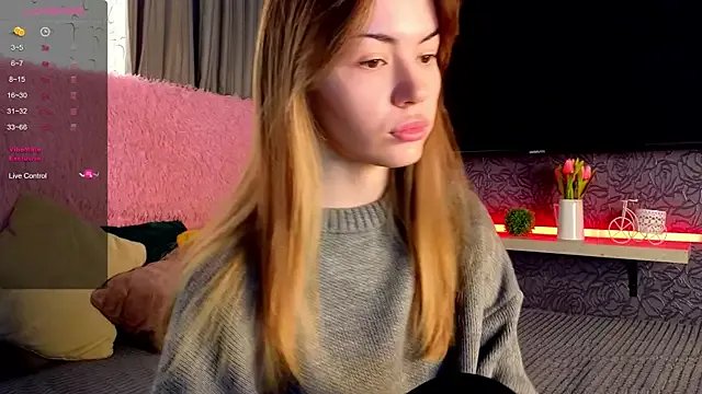 telari0l0ve on StripChat