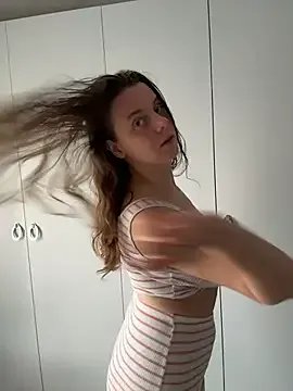 TenderLaGlamor on StripChat