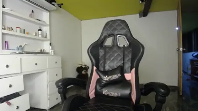 Ternura_X on StripChat