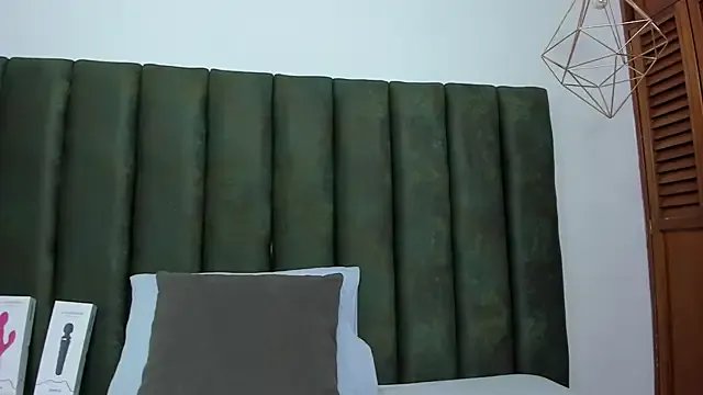 ThailyCherry on StripChat