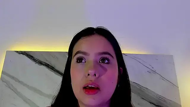 thamiina_ on StripChat