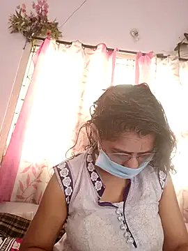 thanusi_2 on StripChat