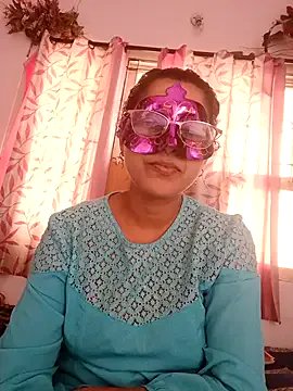 thanusi_2 on StripChat