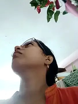 thanusi_2 on StripChat