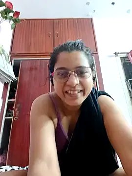 thanusi_2 on StripChat