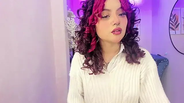 Theia_moon on StripChat