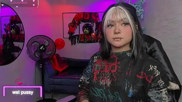 Theia_moon on StripChat