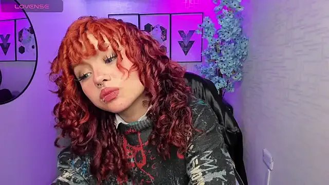 Theia_moon on StripChat