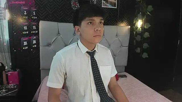 Thiago_Kozak on StripChat