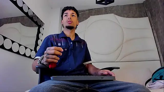 Thiagoferreti on StripChat