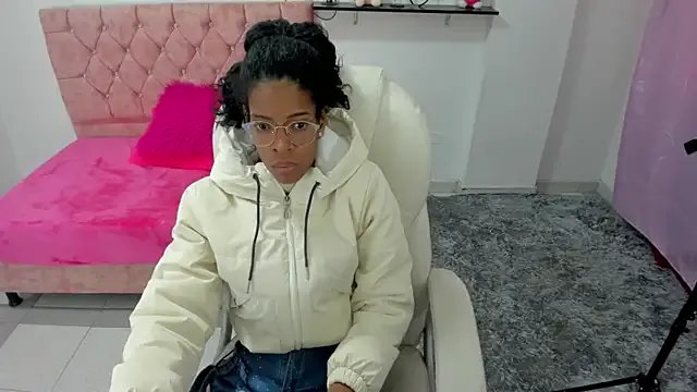 thianahorny on StripChat