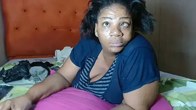 tinagiant on StripChat