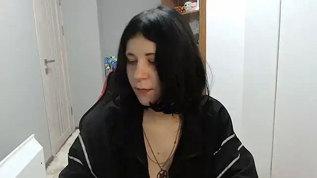 TinaQuiin on StripChat