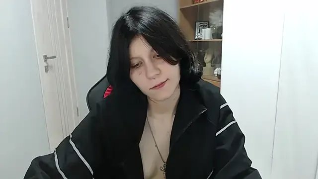 TinaQuiin on StripChat