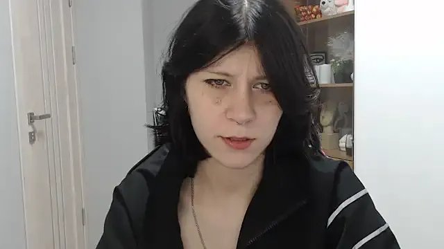 TinaQuiin on StripChat