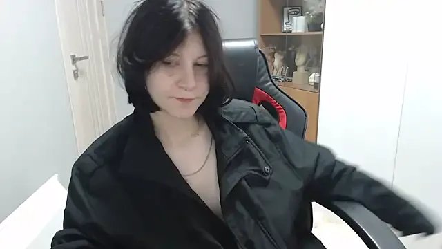 TinaQuiin on StripChat