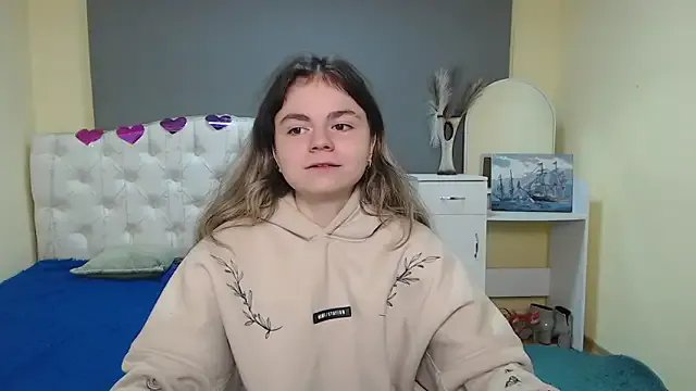 TinaRedly on StripChat