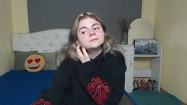 TinaRedly on StripChat