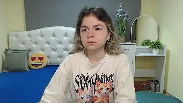 TinaRedly on StripChat