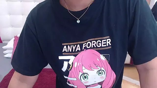 tinyy_whore18 on StripChat