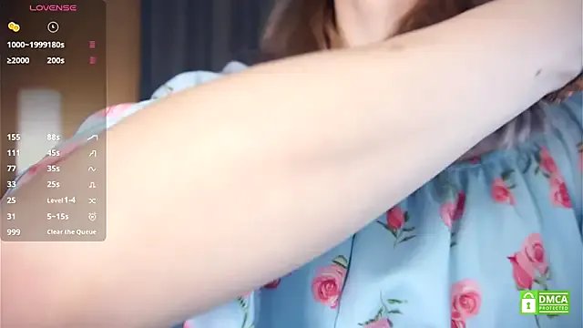 ToyaPletz on StripChat