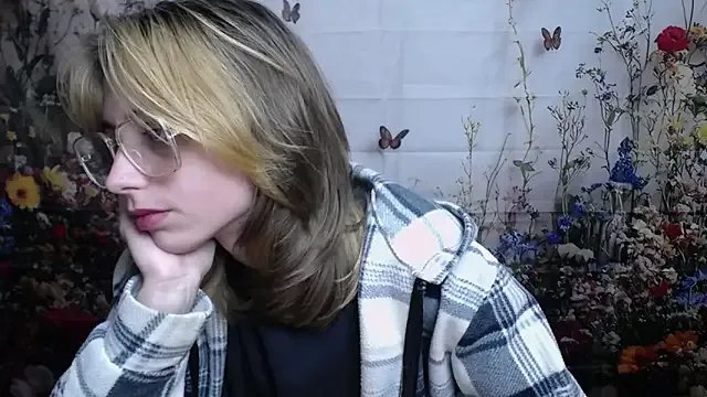 TracyLll on StripChat