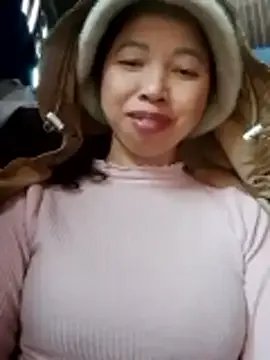 TRIEUTRIEU20 on StripChat