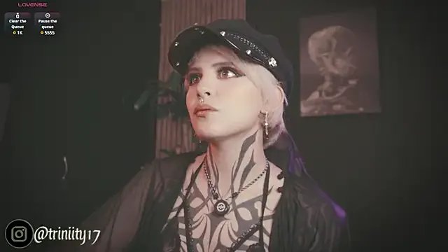 Trinity___s on StripChat