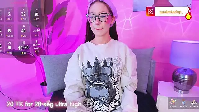 Trixiroy on StripChat