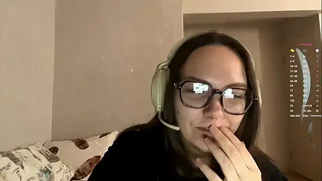 StripChat TrulaSowels is Freechat TrulaSowels — lick finger close to cam