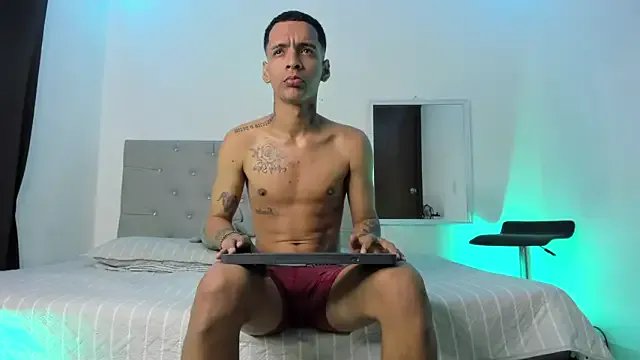 twinkDuohot on StripChat