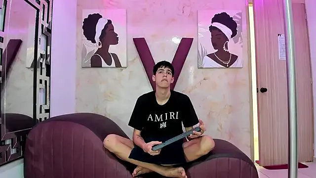 TWINKS_FRIENDS on StripChat