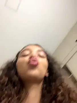 uniquerossie on StripChat