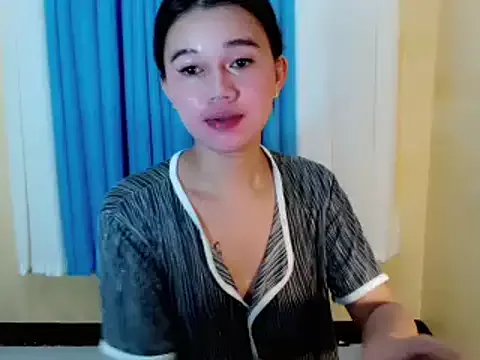 urgirl_mikah on StripChat