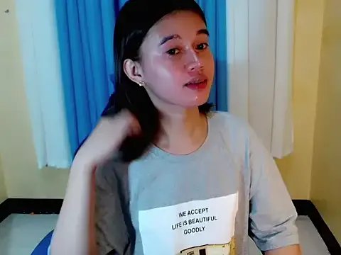 urgirl_mikah on StripChat