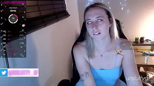 ursluttygf on StripChat